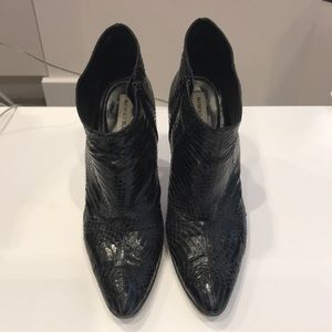 Black snake Manolo Blahnik Bootie